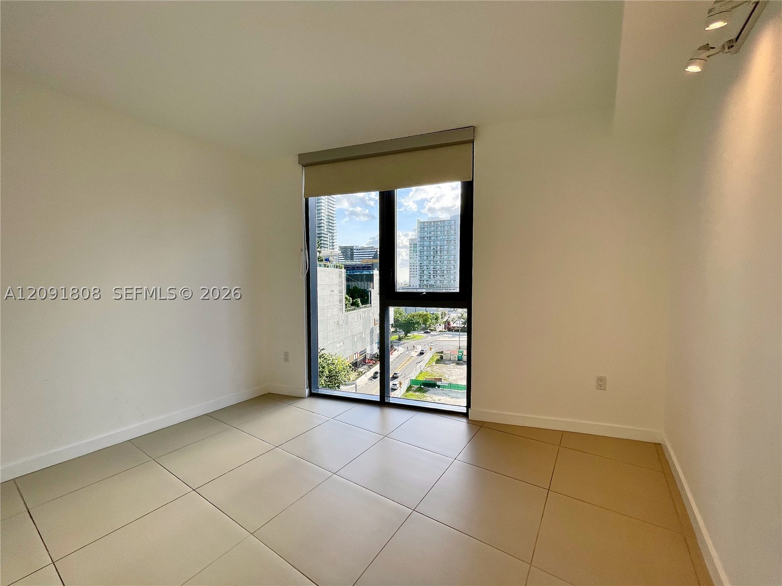 31 SE 6th St #1101, Miami FL 33131
