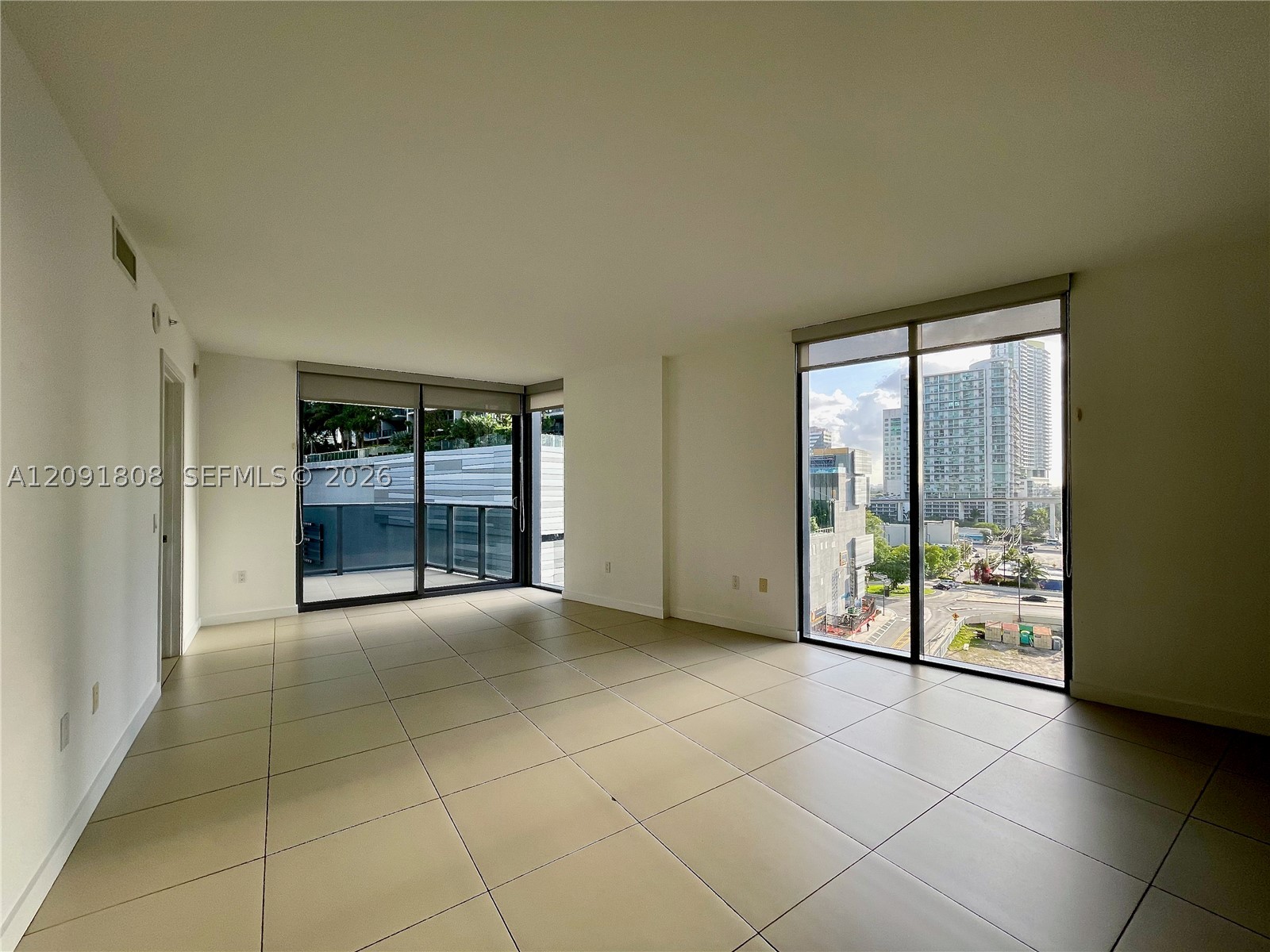 31 SE 6th St #1101, Miami FL 33131