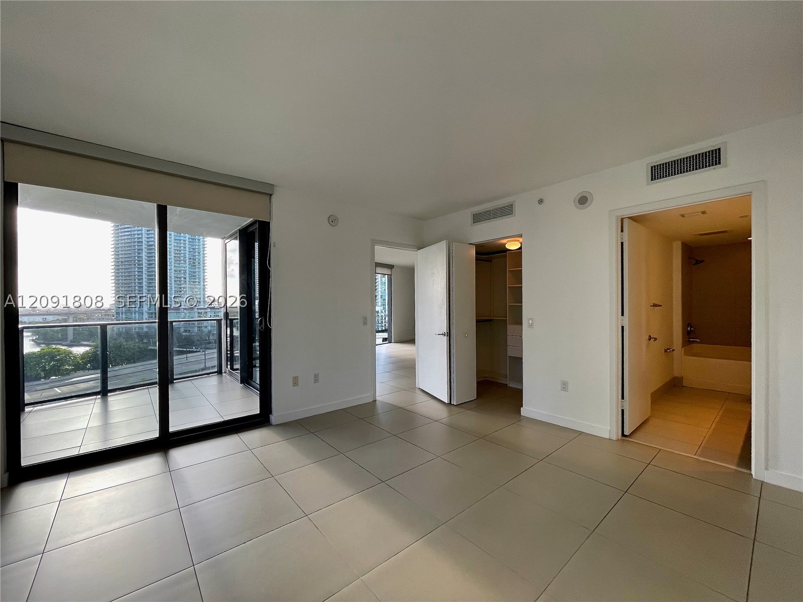 31 SE 6th St #1101, Miami FL 33131