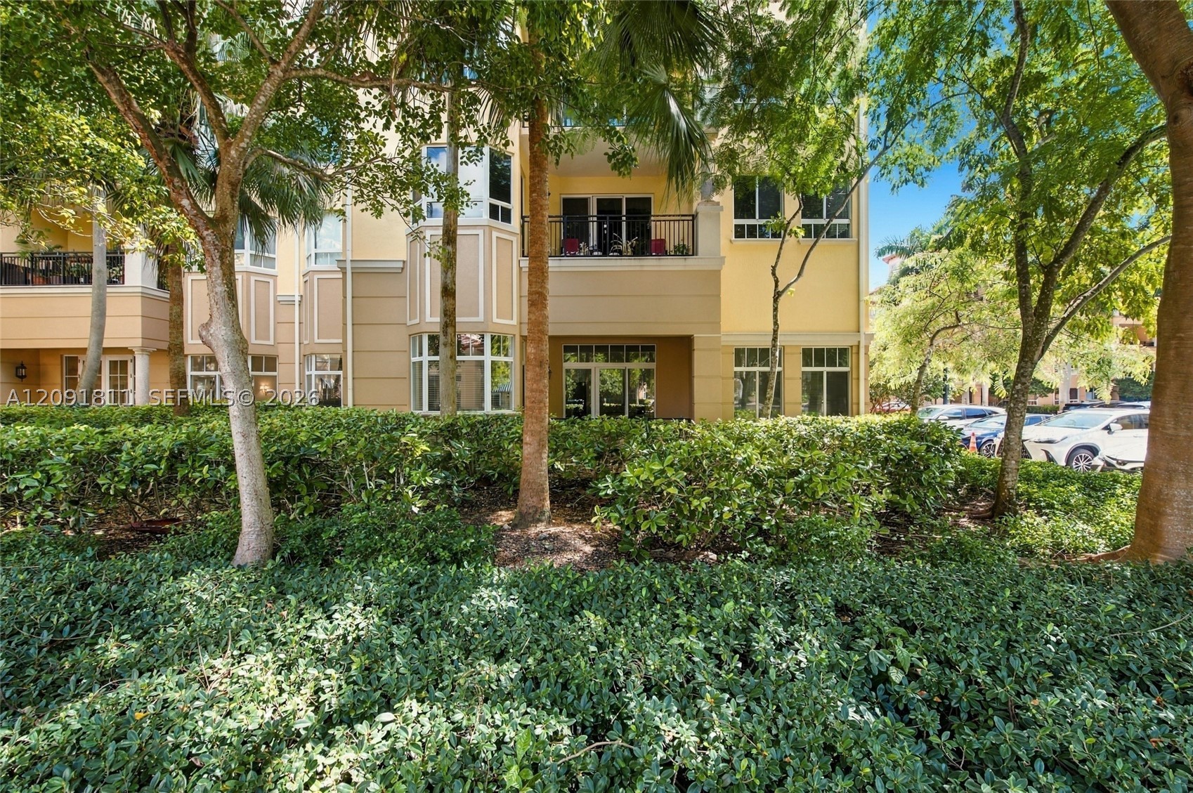 16102 Emerald Estates Dr #126, Weston FL 33331