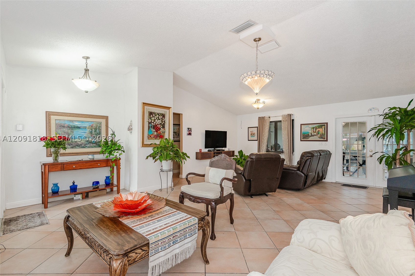7609 Sunflower Dr, Margate FL 33063