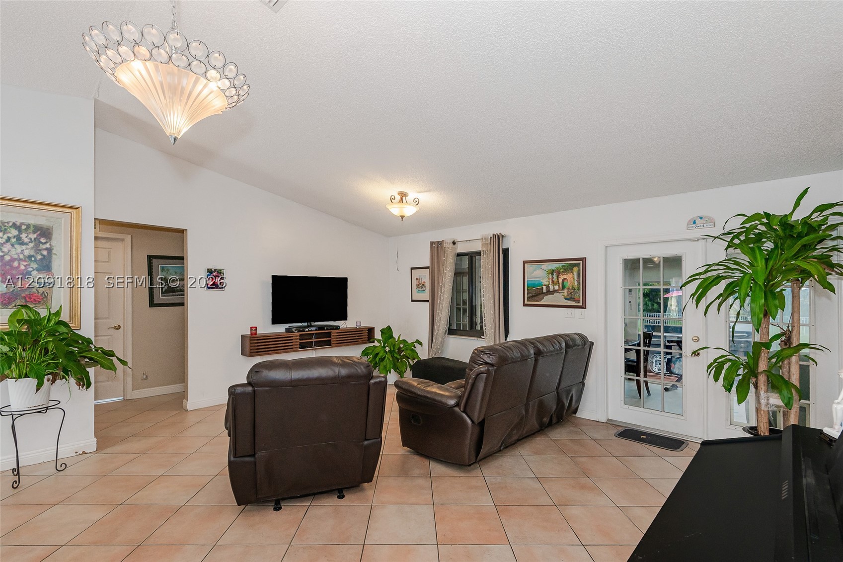 7609 Sunflower Dr, Margate FL 33063