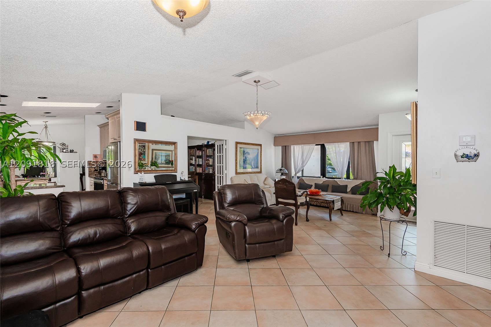 7609 Sunflower Dr, Margate FL 33063