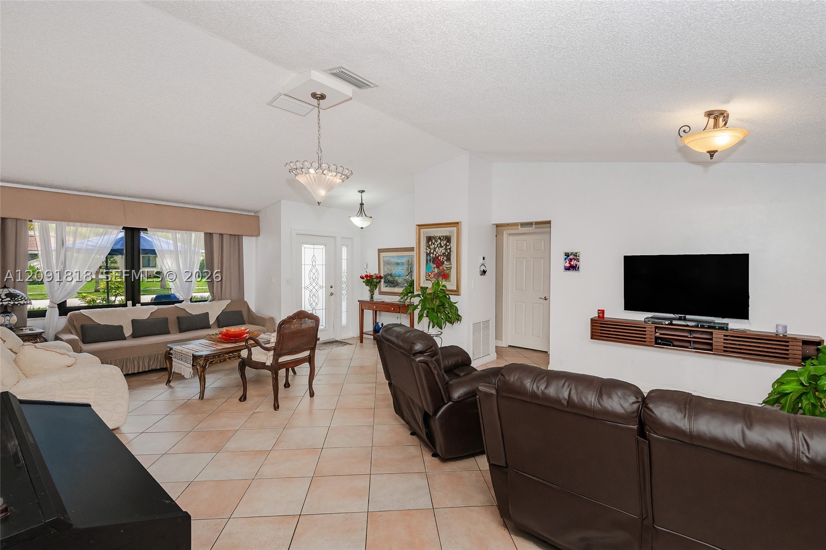 7609 Sunflower Dr, Margate FL 33063