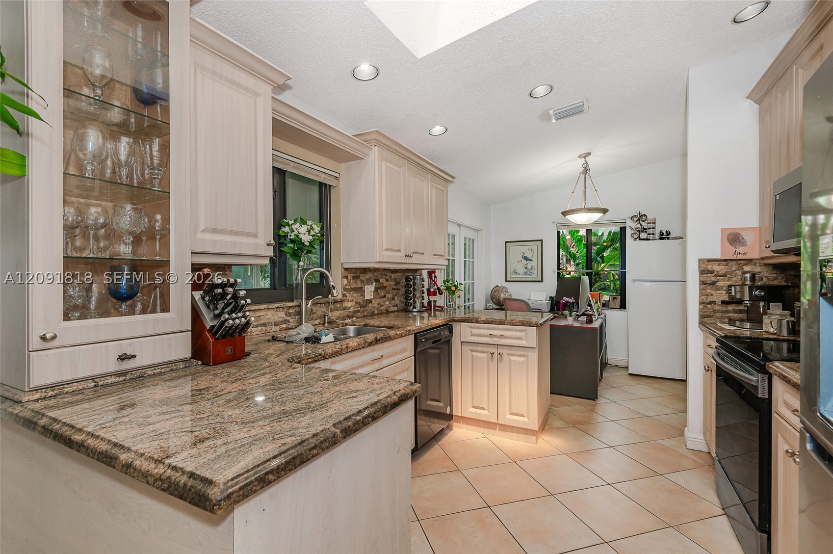7609 Sunflower Dr, Margate FL 33063