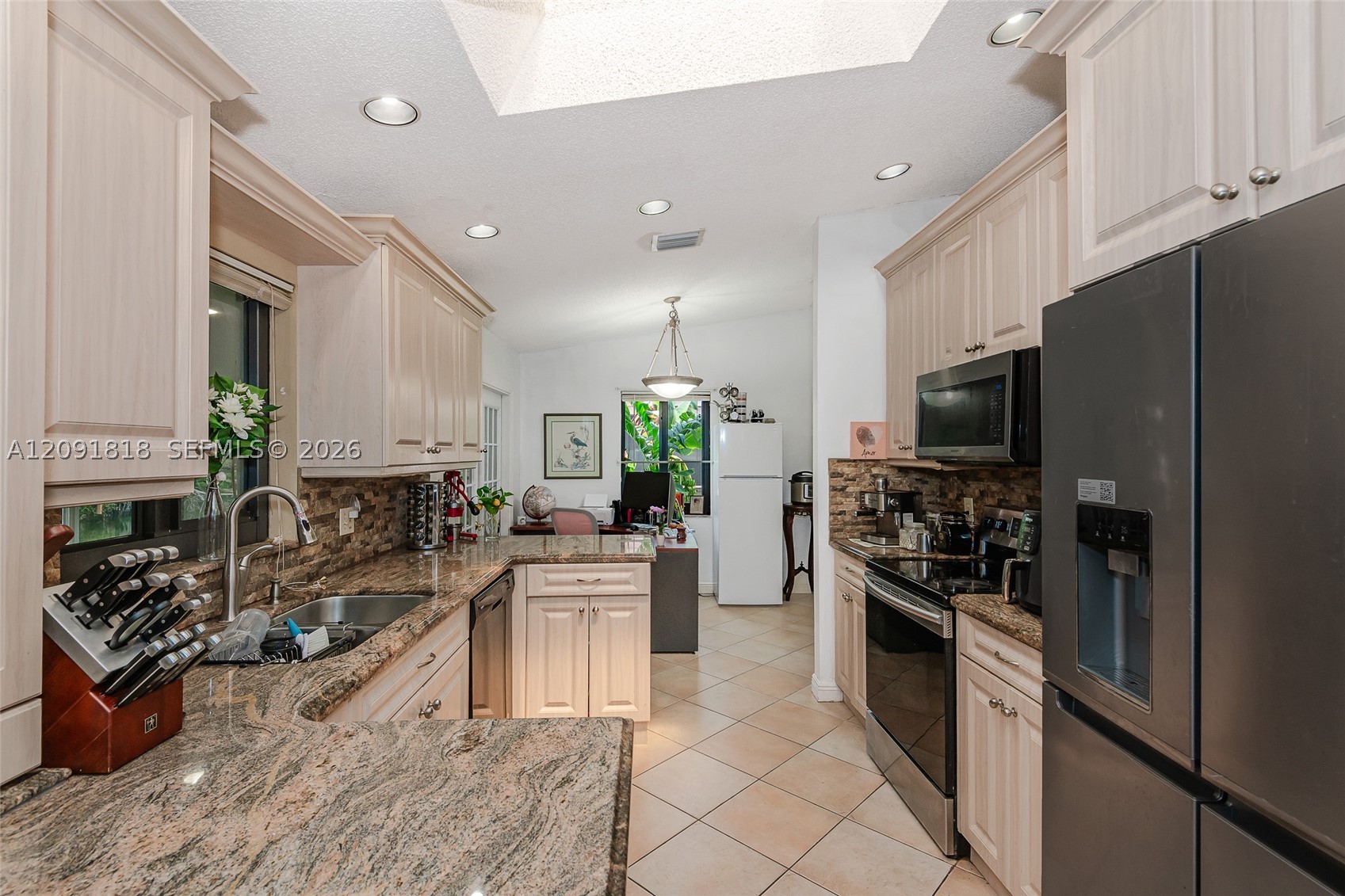 7609 Sunflower Dr, Margate FL 33063