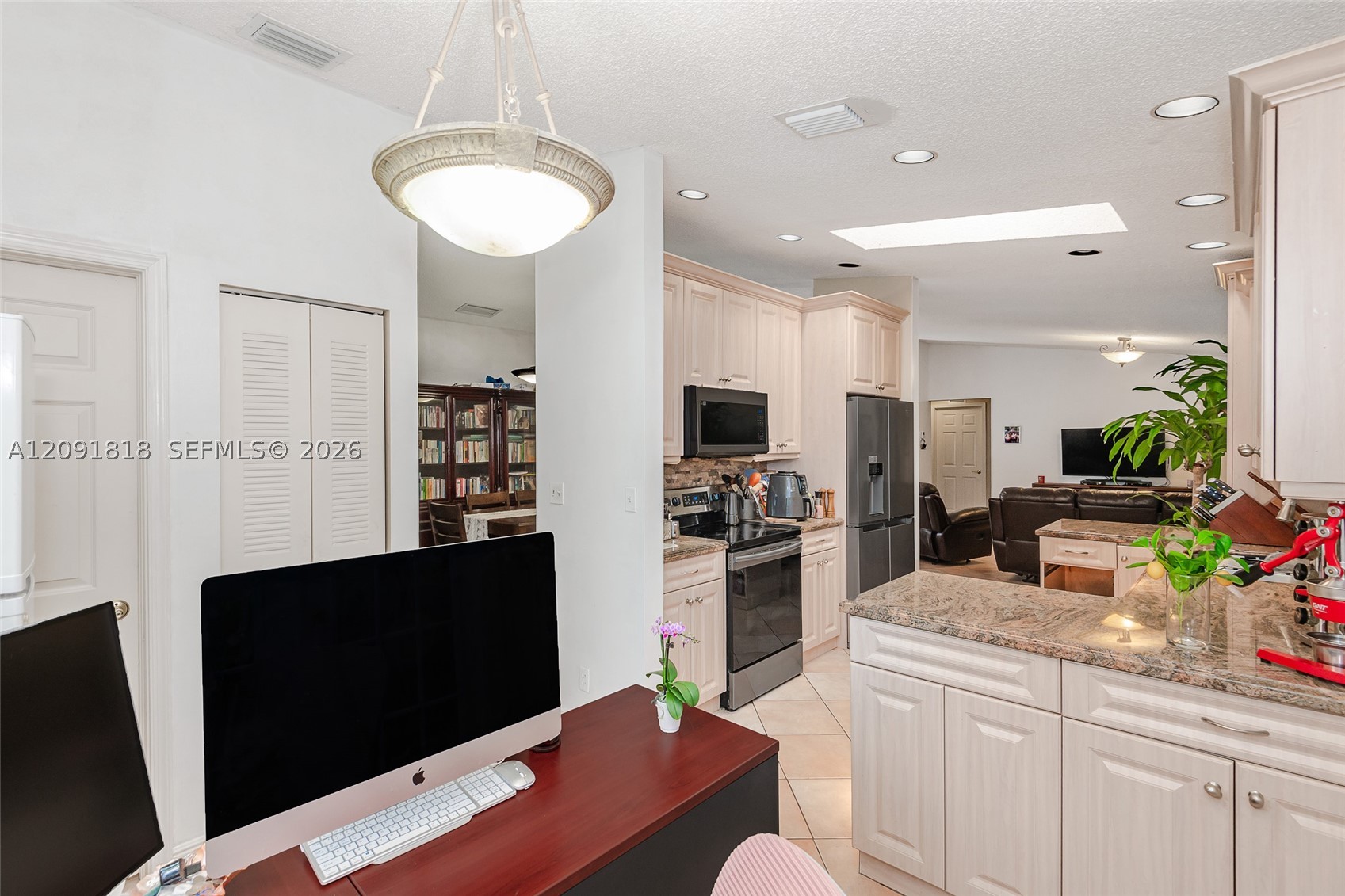 7609 Sunflower Dr, Margate FL 33063
