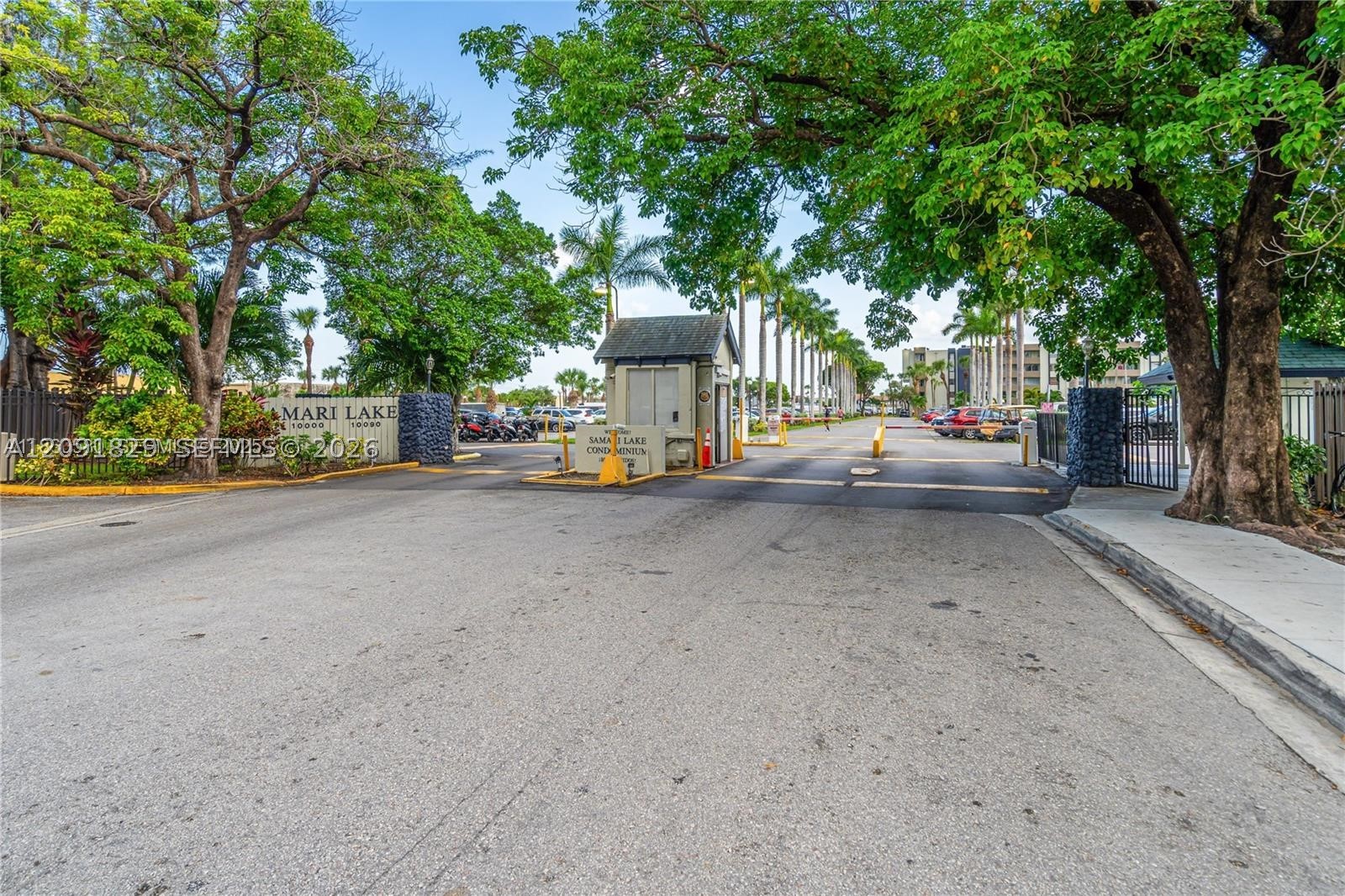 10000 NW 80th Ct #2247, Hialeah Gardens FL 33016