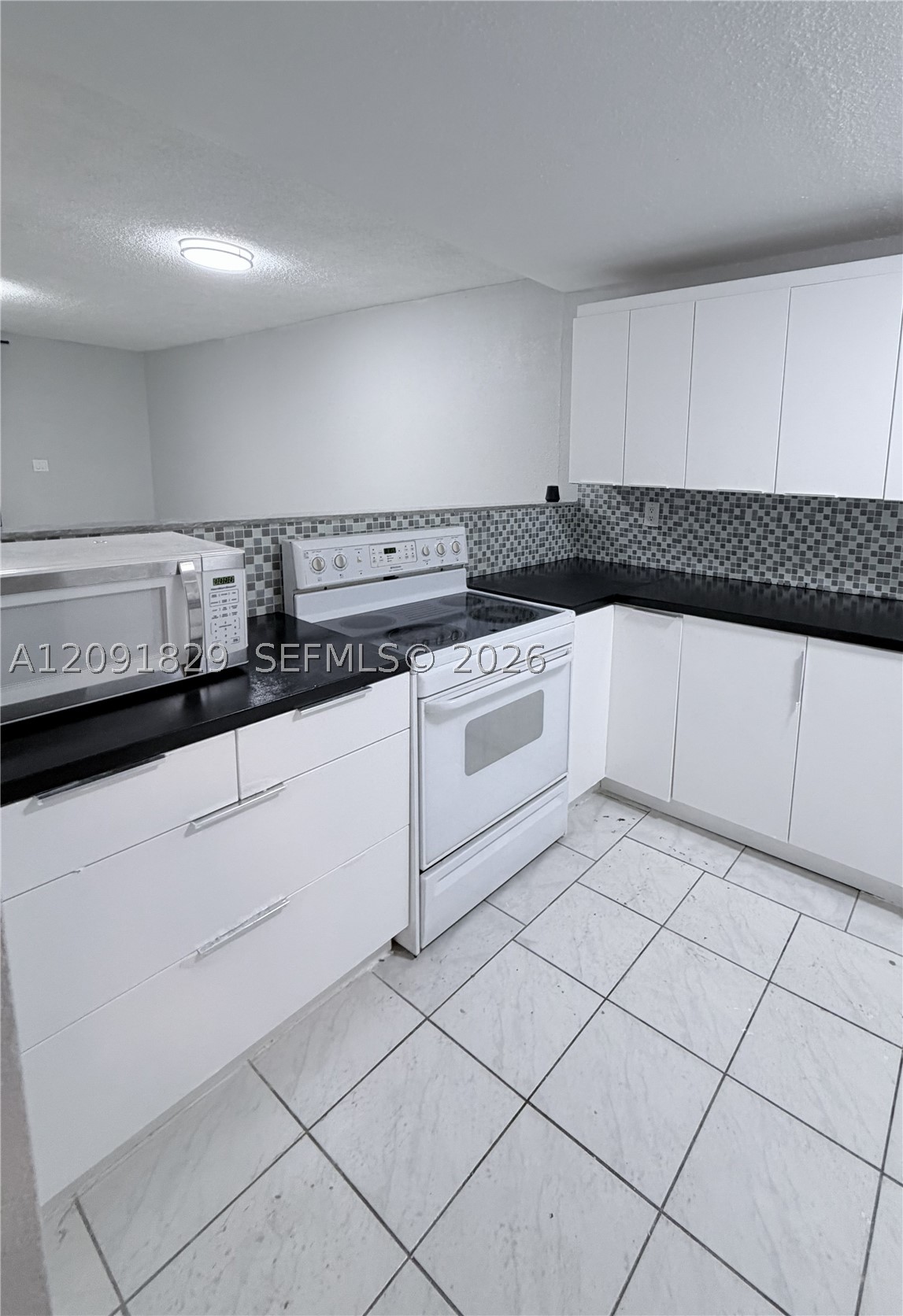 10000 NW 80th Ct #2247, Hialeah Gardens FL 33016
