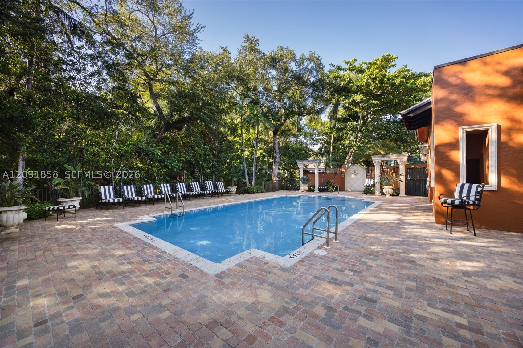 3471 Main Hwy #1204, Coconut Grove FL 33133