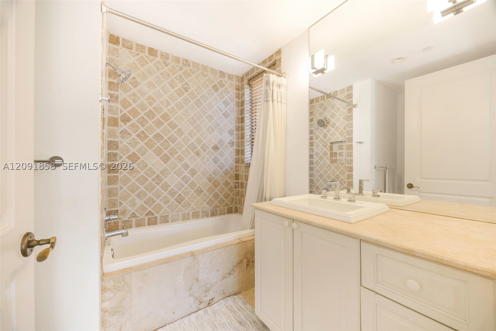 3471 Main Hwy #1204, Coconut Grove FL 33133