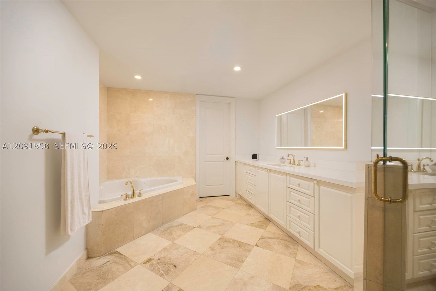 3471 Main Hwy #1204, Coconut Grove FL 33133