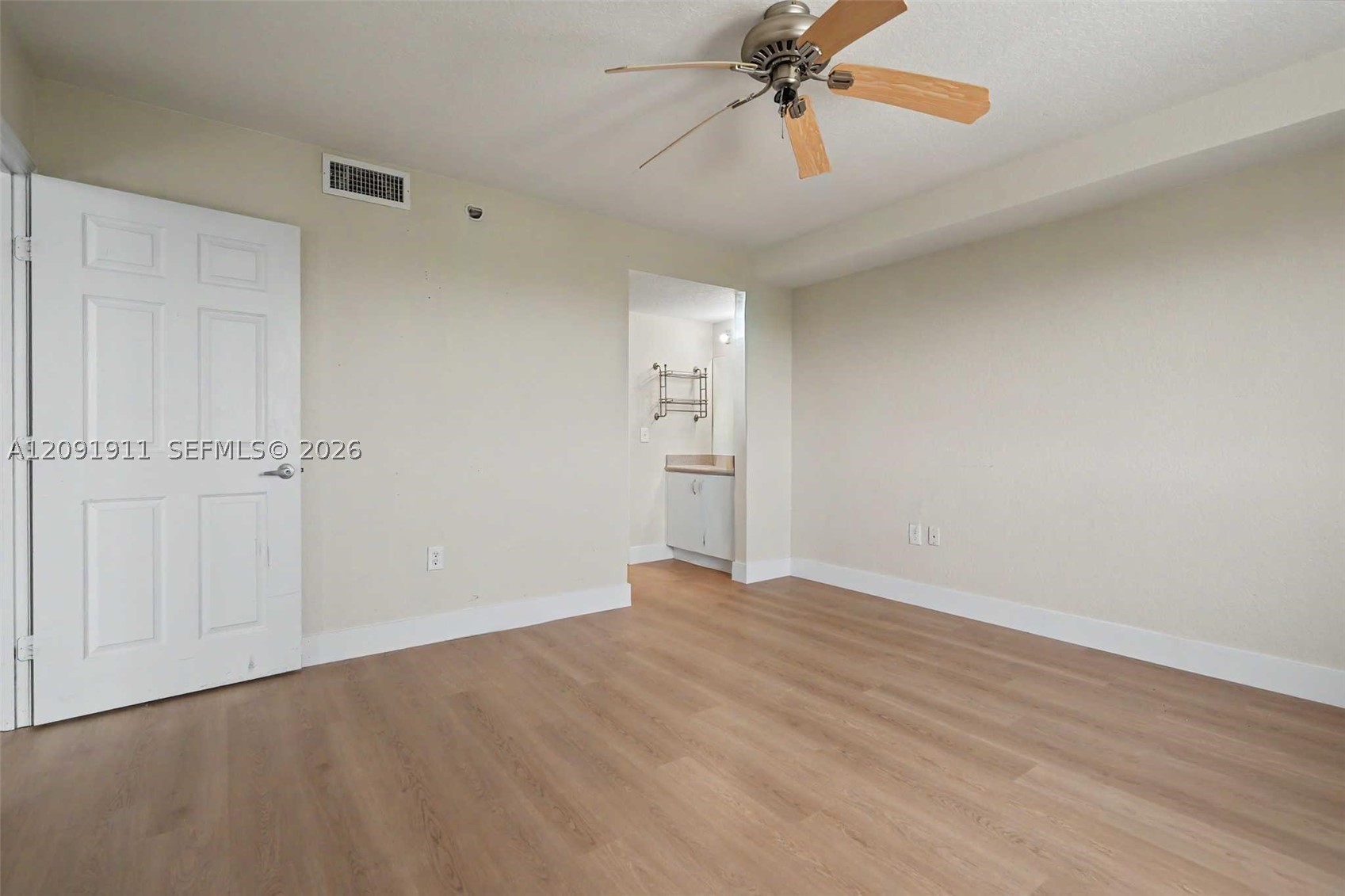 816 NW 11th St #906, Miami FL 33136