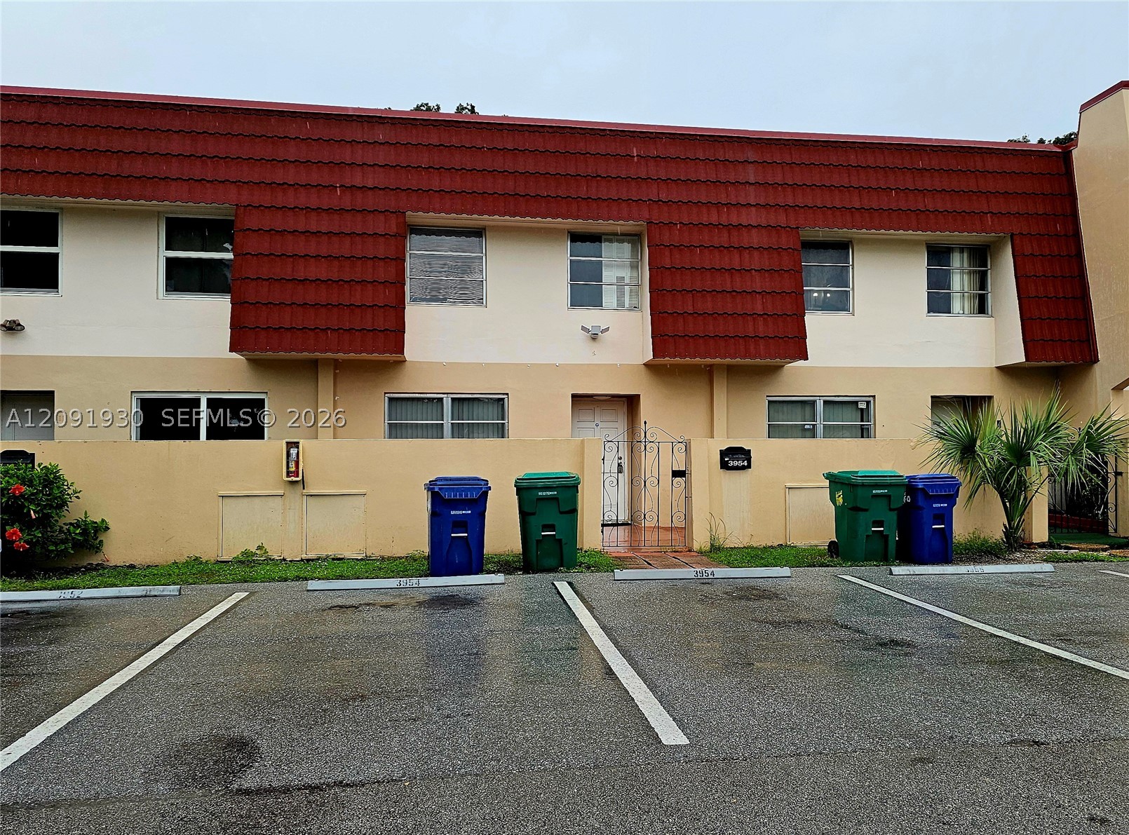 3954 Inverrary Dr #B2, Lauderhill FL 33319