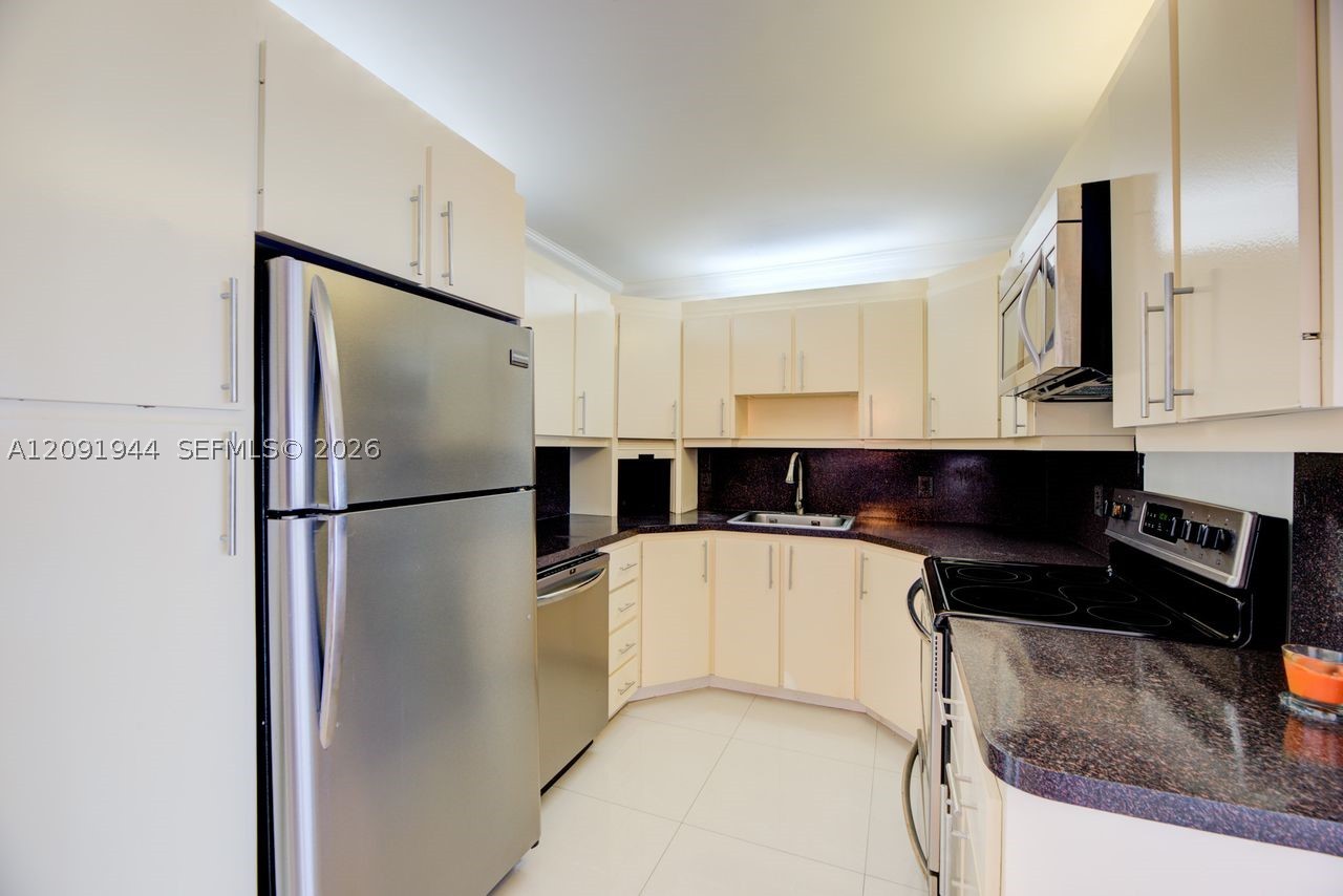 2500 NE 135th St #C1011, North Miami FL 33181