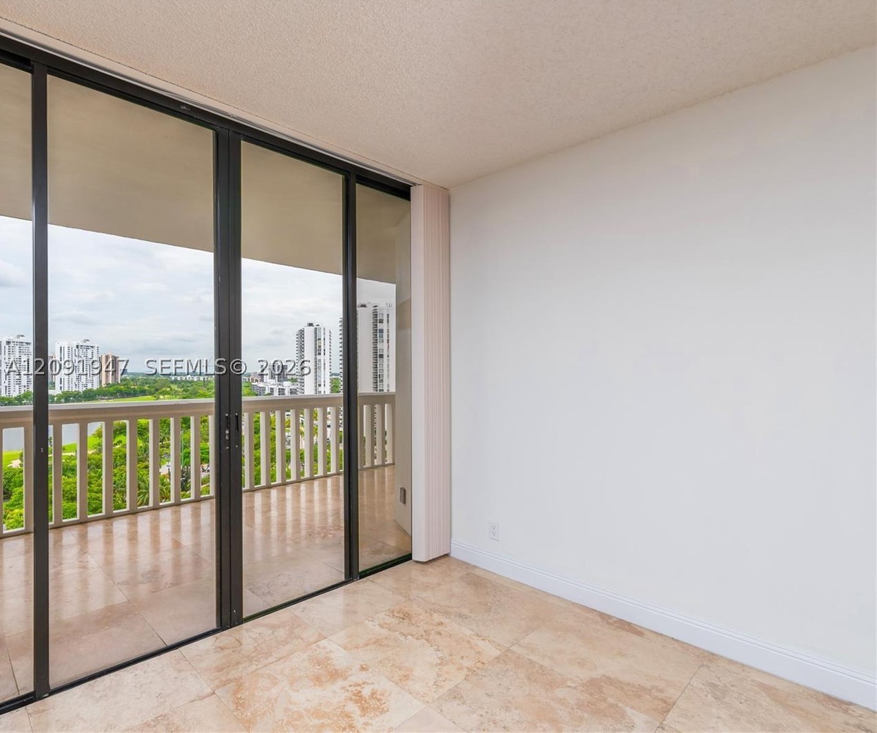 20281 E Country Club Dr #1105, Aventura FL 33180