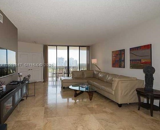 20281 E Country Club Dr #1105, Aventura FL 33180