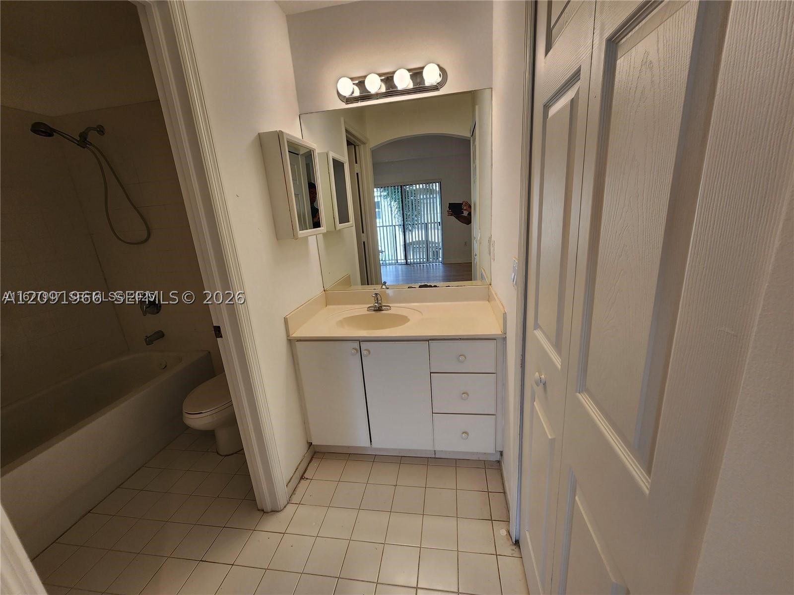 22811 SW 88th Pl #6-22, Cutler Bay FL 33190