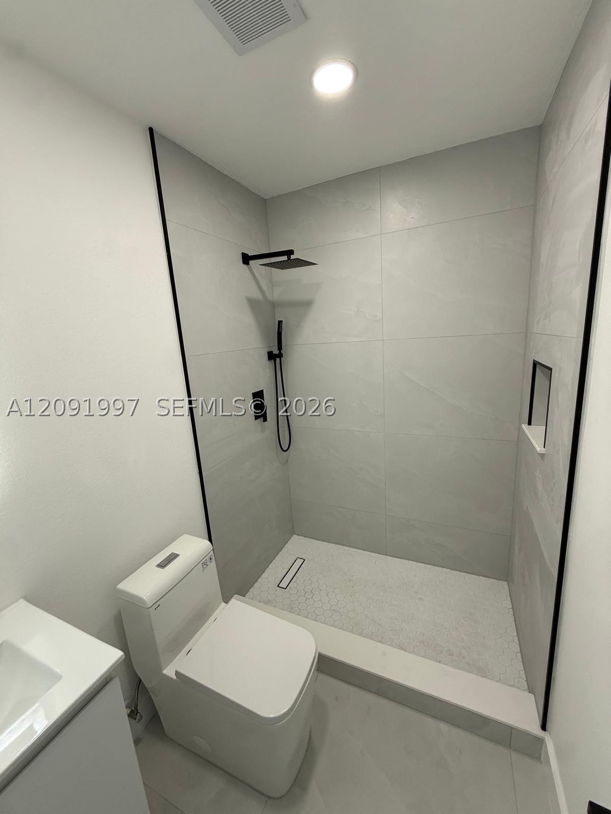 3151 NW 2nd St, Miami FL 33125