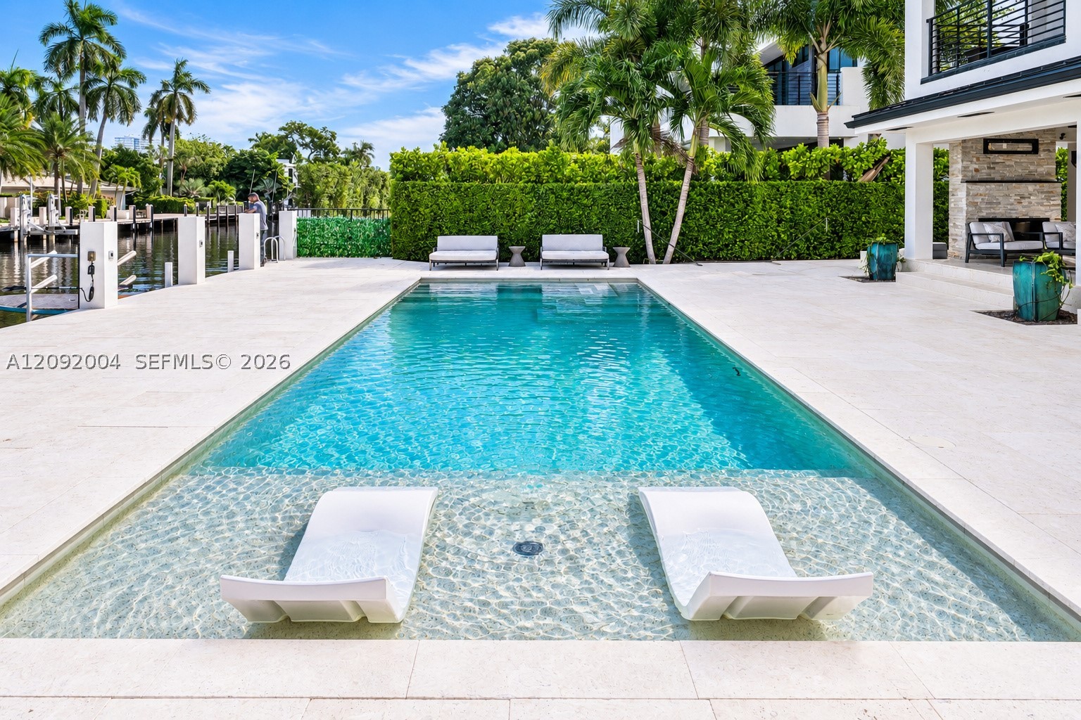33 Pelican Dr, Fort Lauderdale FL 33301