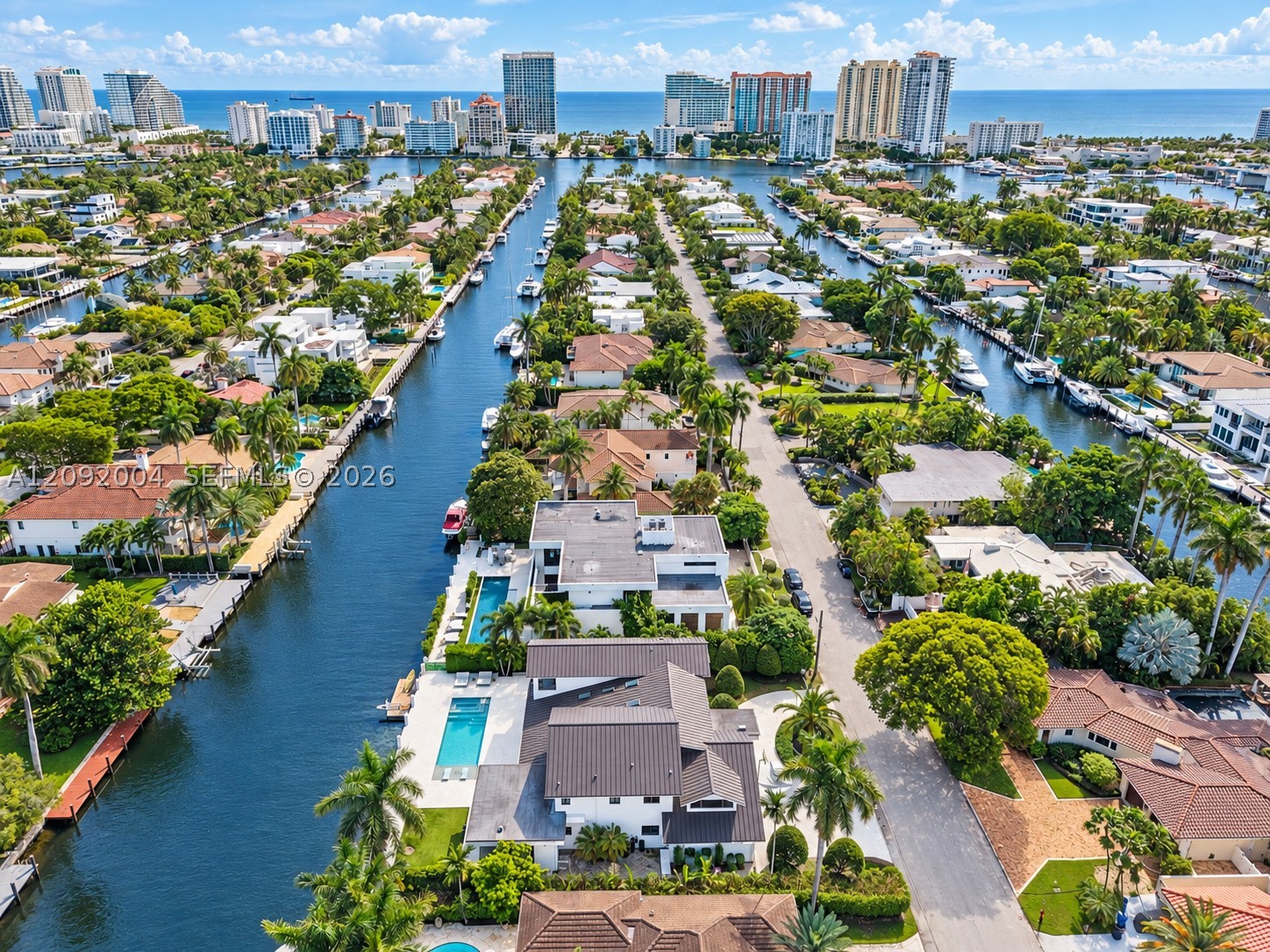 33 Pelican Dr, Fort Lauderdale FL 33301