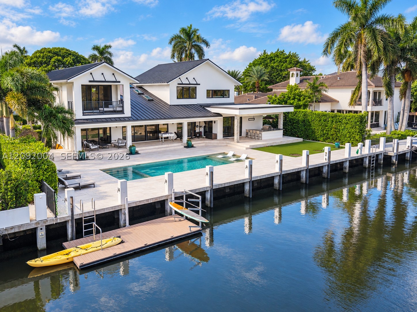 33 Pelican Dr, Fort Lauderdale FL 33301