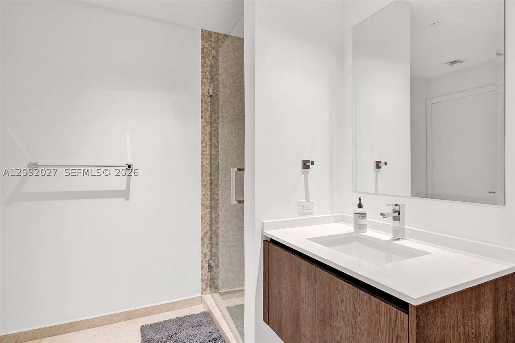 88 SW 7th St #910, Miami FL 33130
