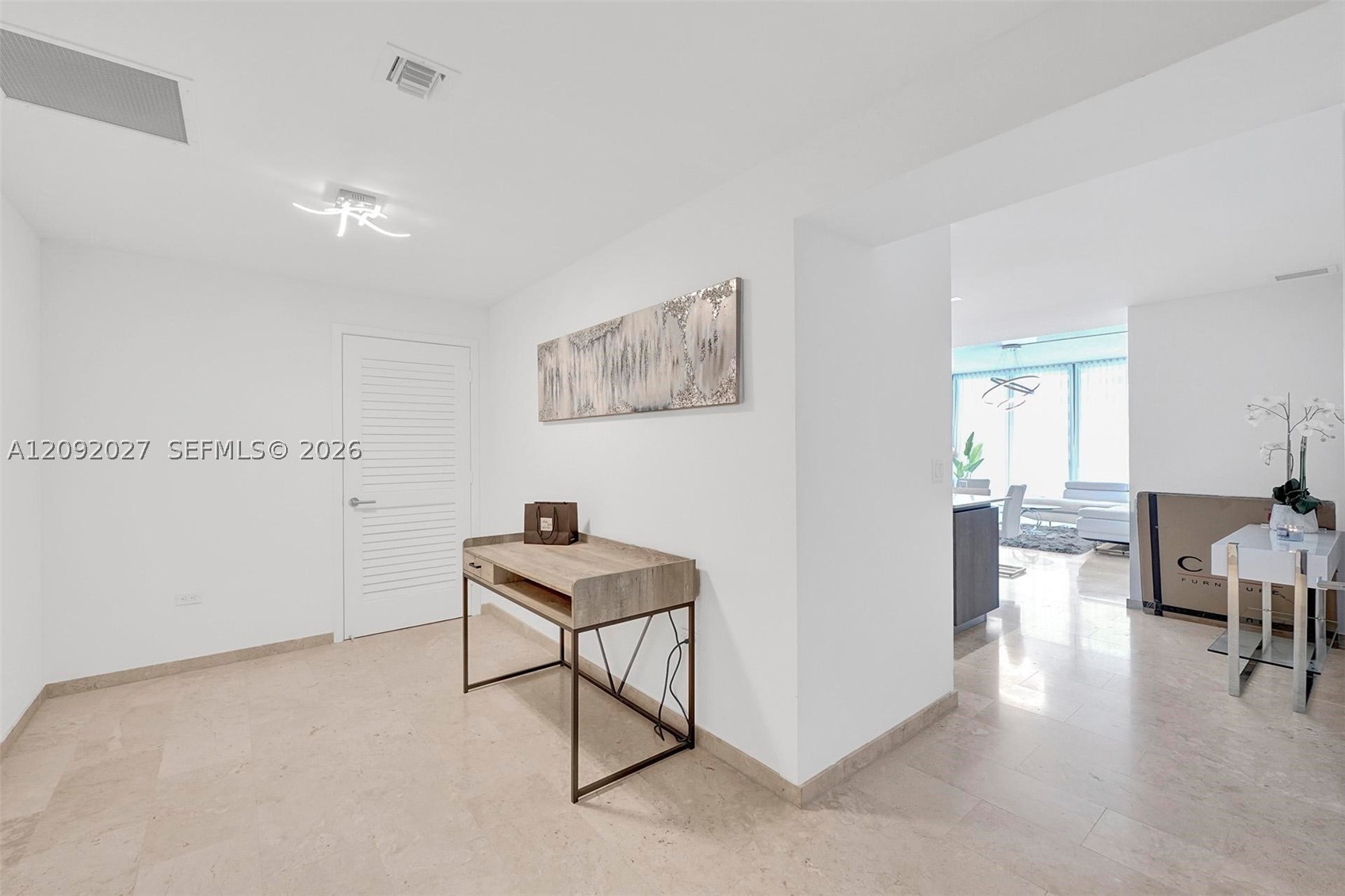 88 SW 7th St #910, Miami FL 33130