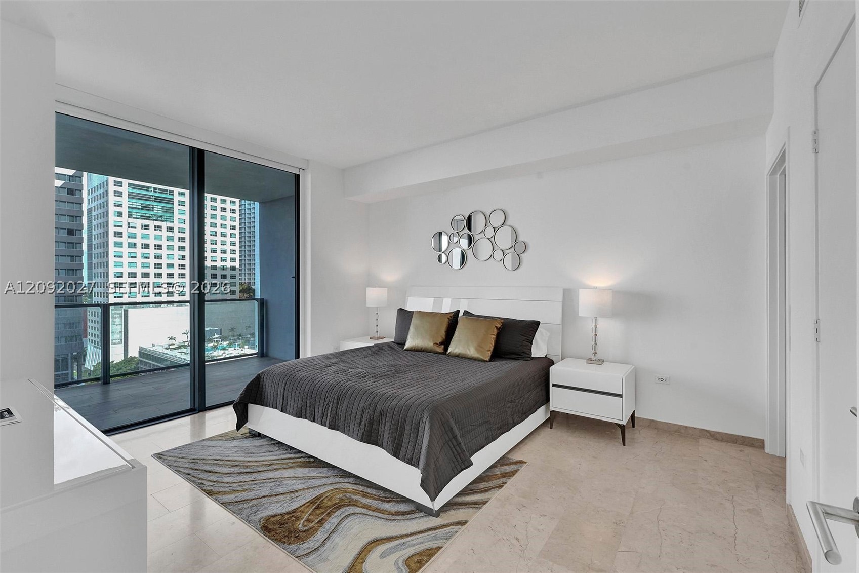 88 SW 7th St #910, Miami FL 33130