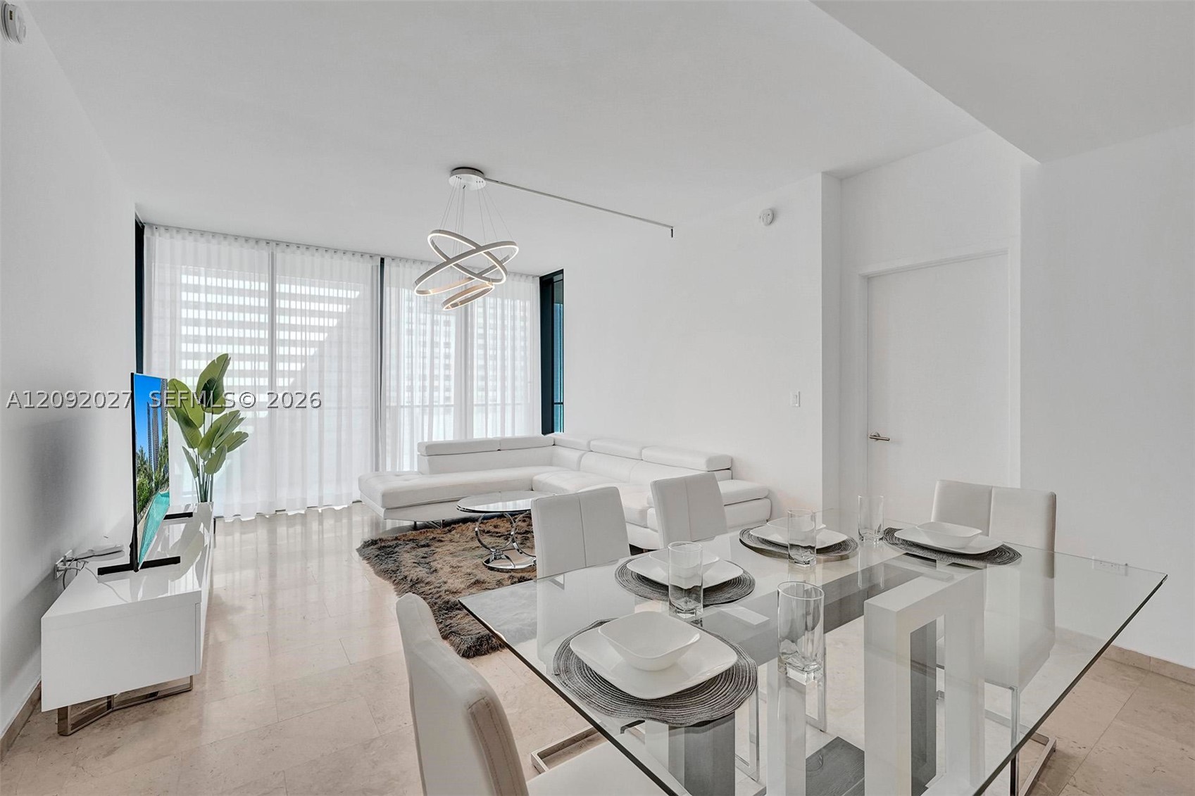 88 SW 7th St #910, Miami FL 33130