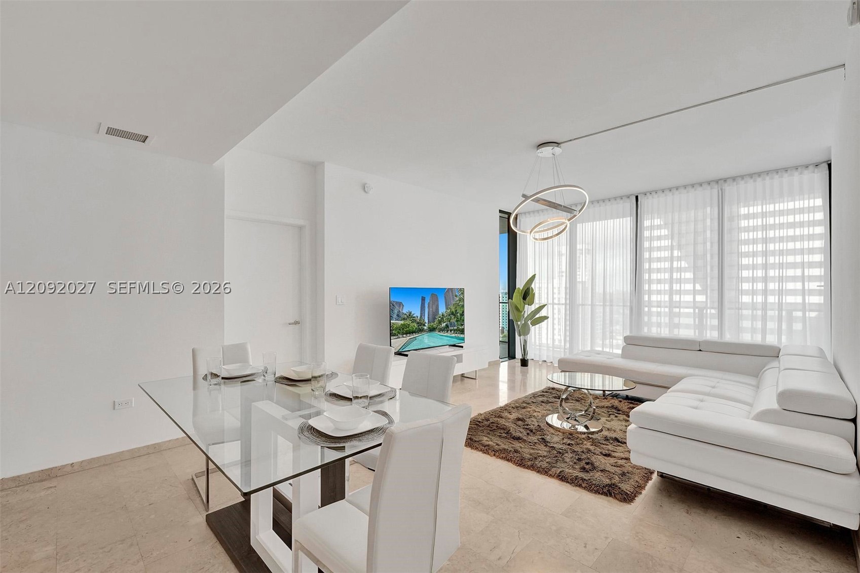 88 SW 7th St #910, Miami FL 33130