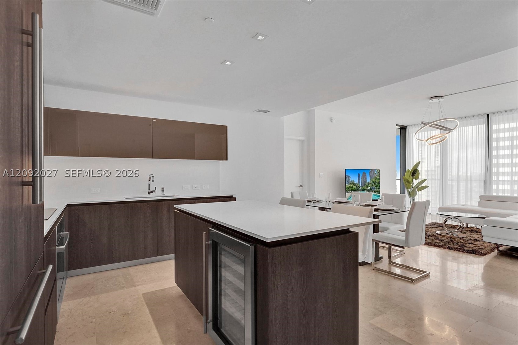 88 SW 7th St #910, Miami FL 33130