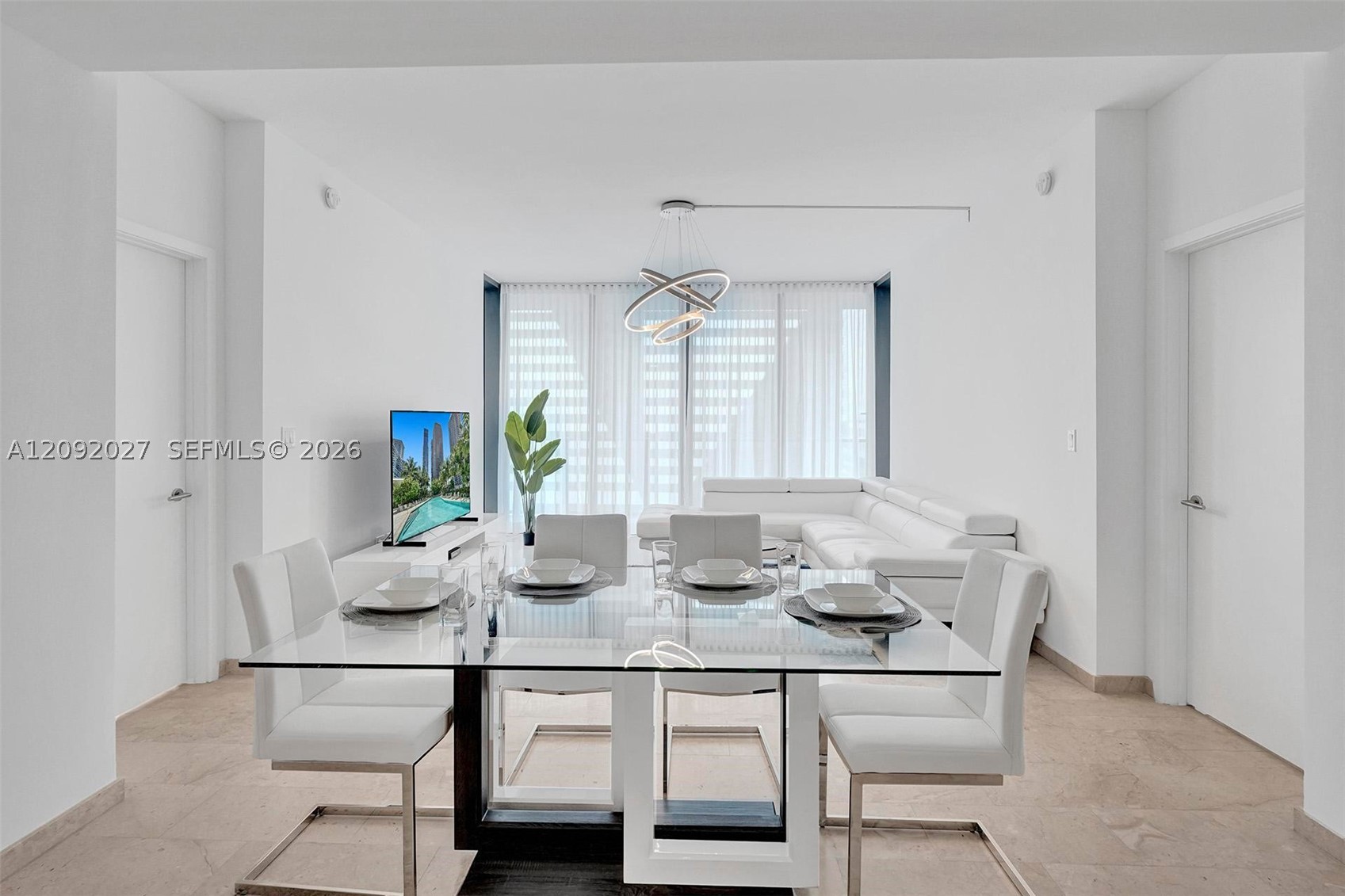 88 SW 7th St #910, Miami FL 33130