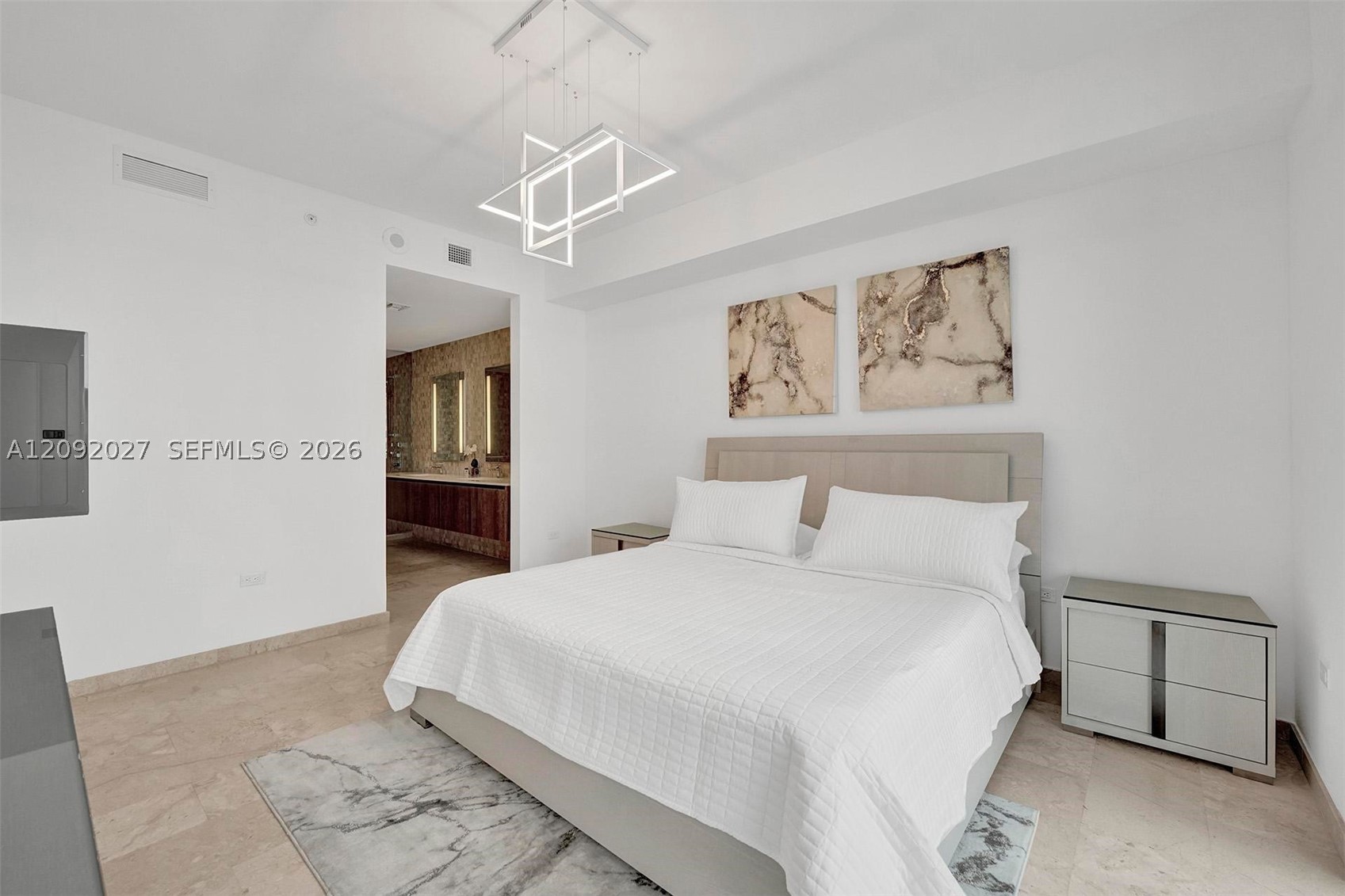 88 SW 7th St #910, Miami FL 33130
