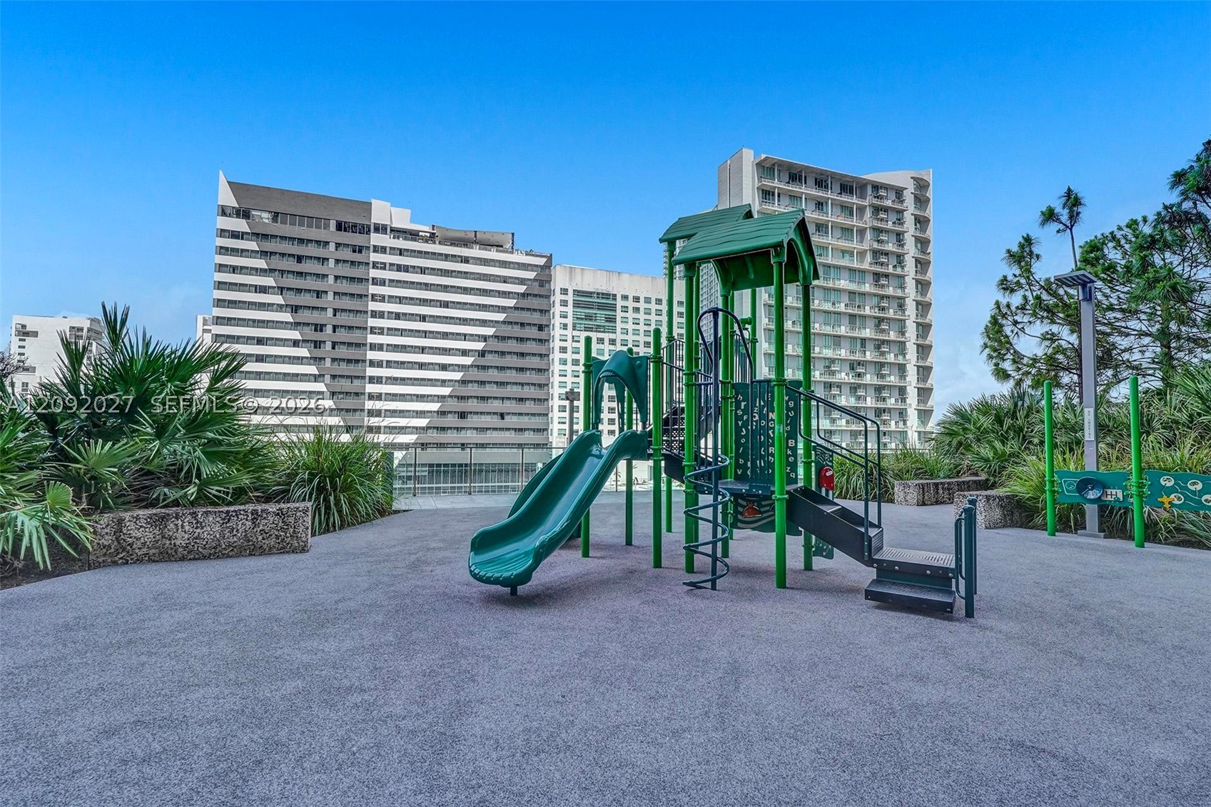 88 SW 7th St #910, Miami FL 33130