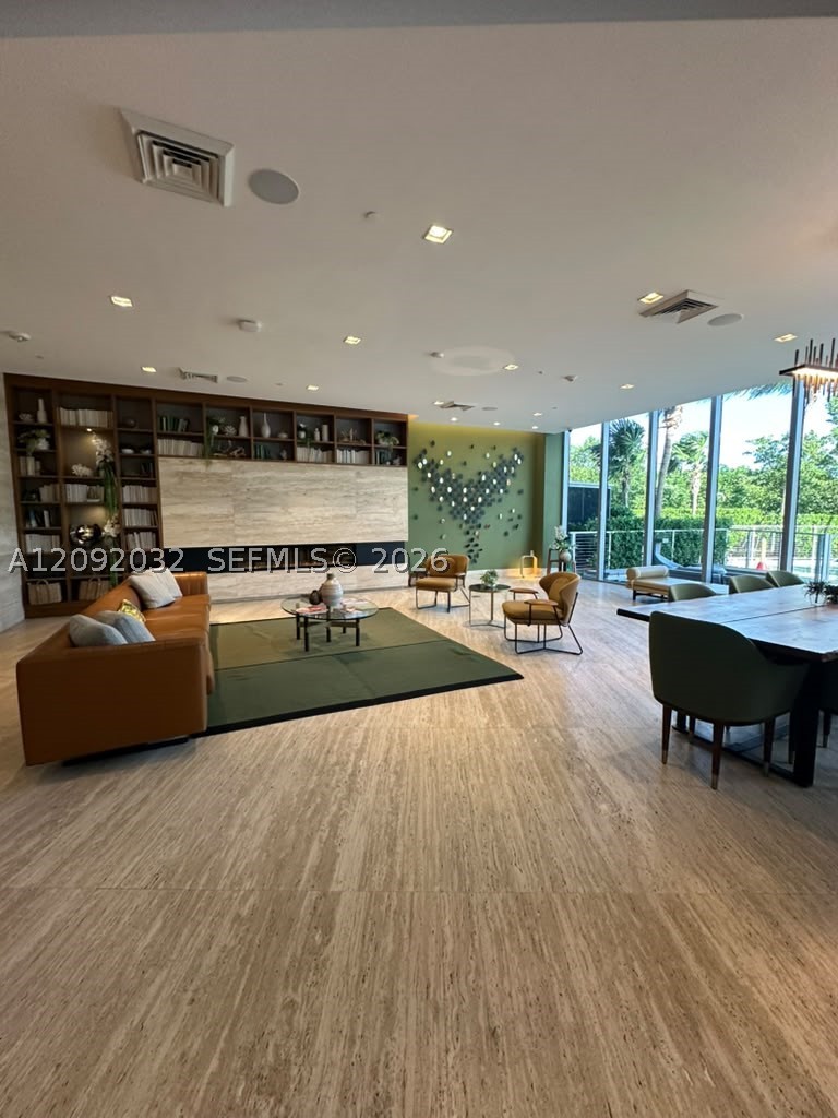 16385 Biscayne Blvd #2606, North Miami Beach FL 33160