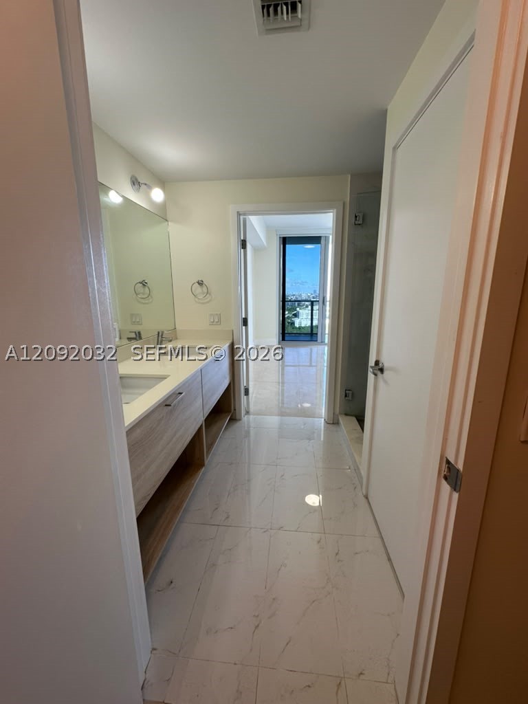 16385 Biscayne Blvd #2606, North Miami Beach FL 33160