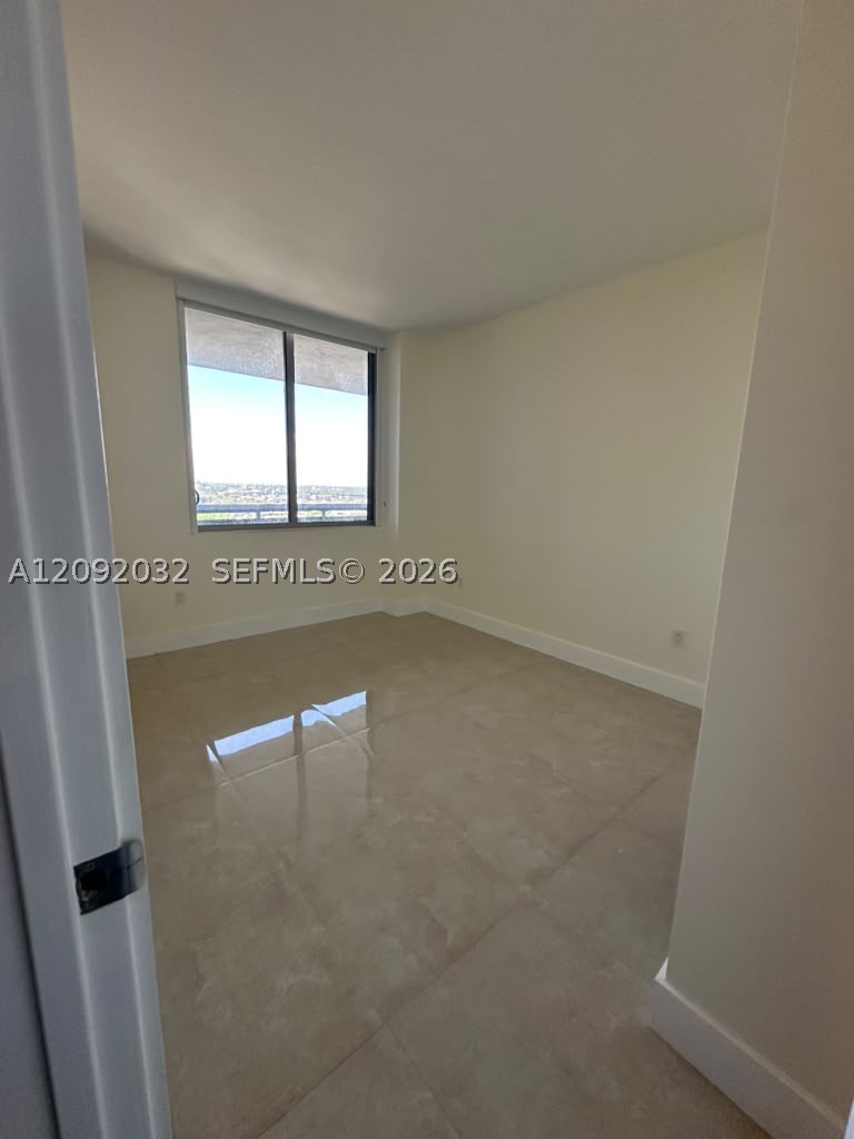 16385 Biscayne Blvd #2606, North Miami Beach FL 33160