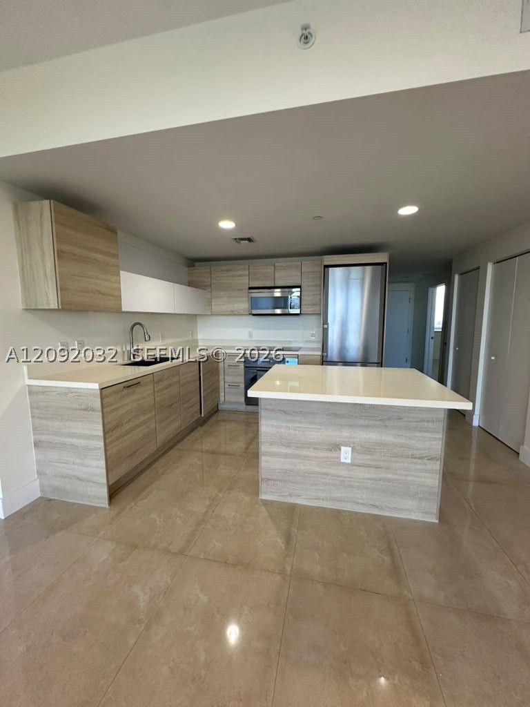 16385 Biscayne Blvd #2606, North Miami Beach FL 33160