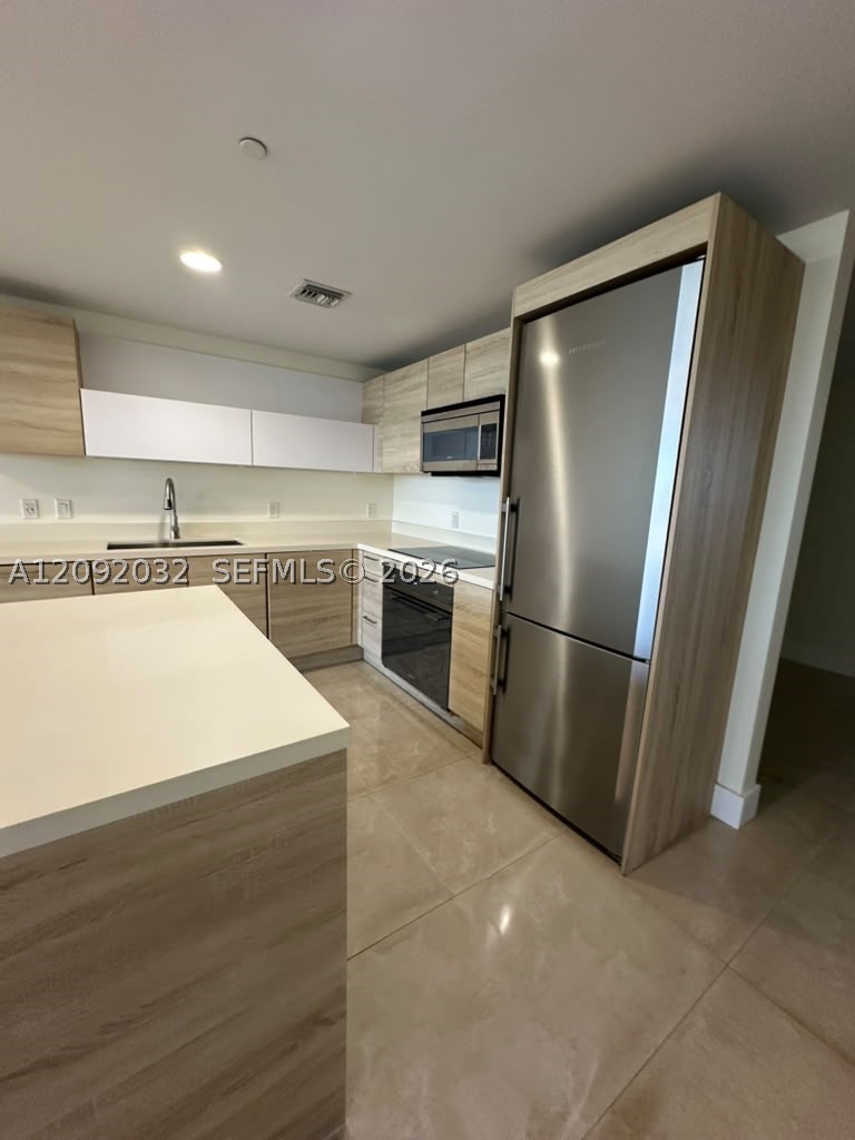 16385 Biscayne Blvd #2606, North Miami Beach FL 33160