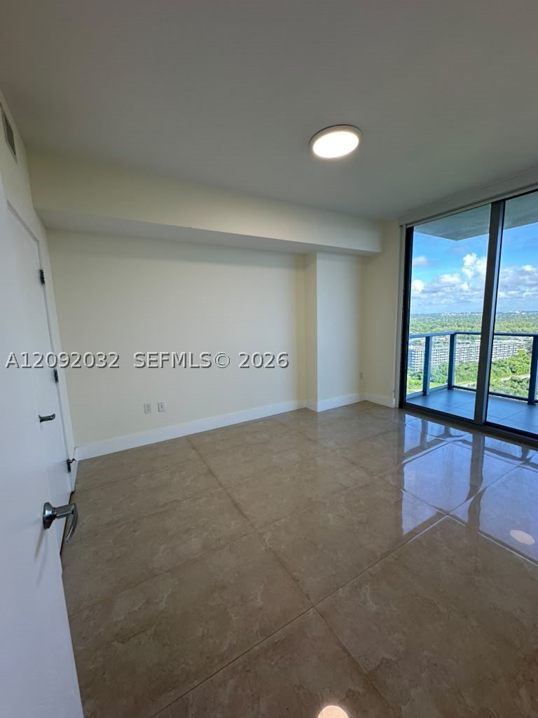 16385 Biscayne Blvd #2606, North Miami Beach FL 33160