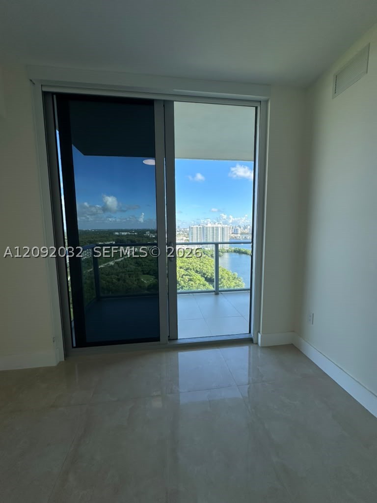 16385 Biscayne Blvd #2606, North Miami Beach FL 33160