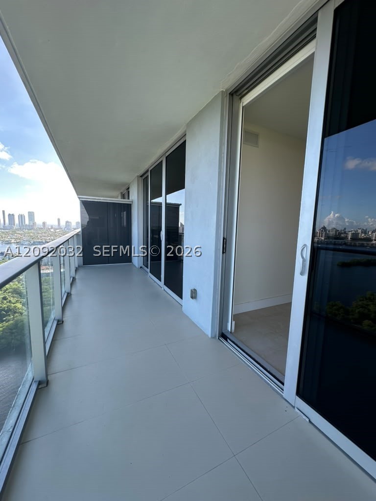16385 Biscayne Blvd #2606, North Miami Beach FL 33160
