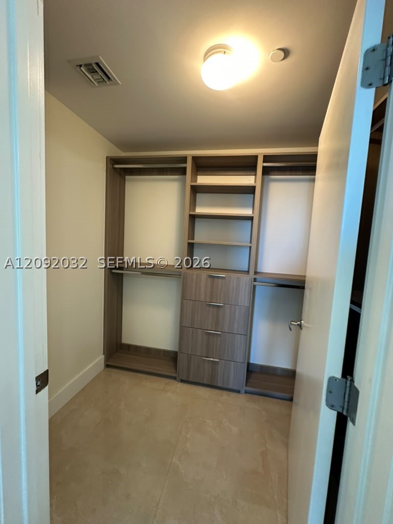16385 Biscayne Blvd #2606, North Miami Beach FL 33160