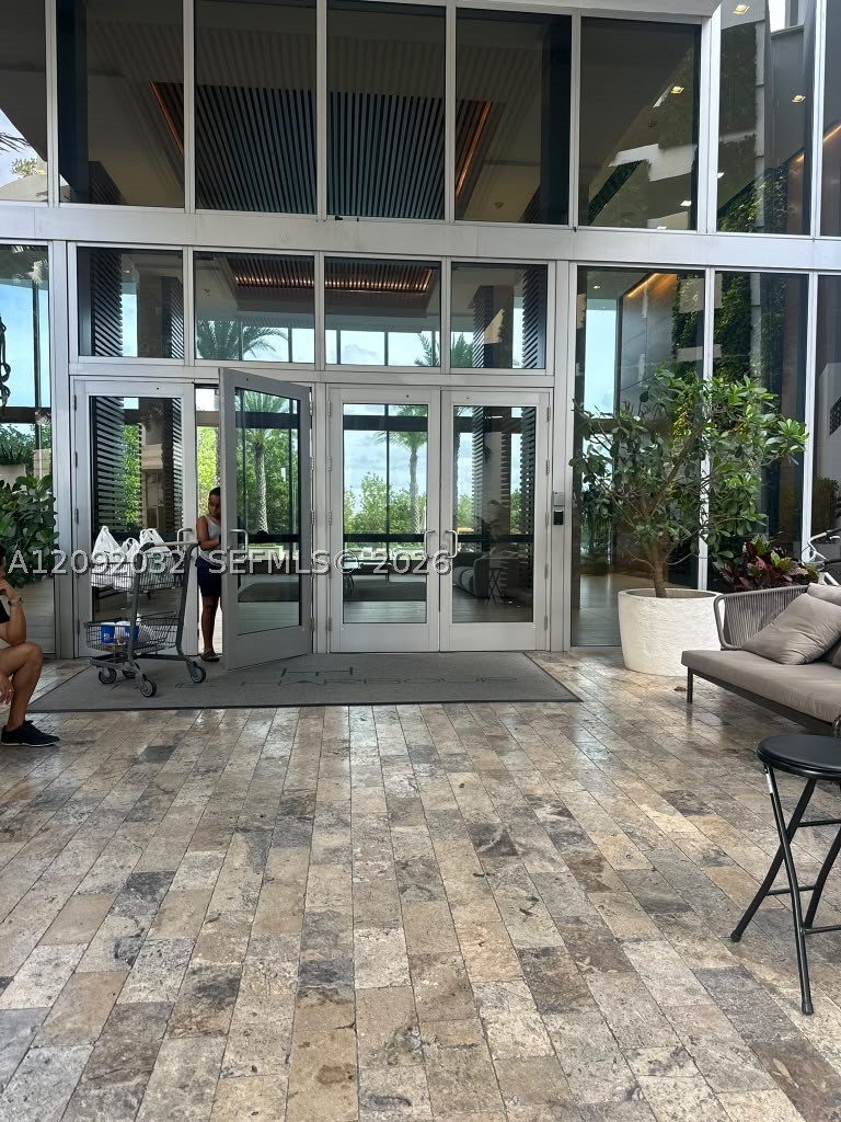 16385 Biscayne Blvd #2606, North Miami Beach FL 33160