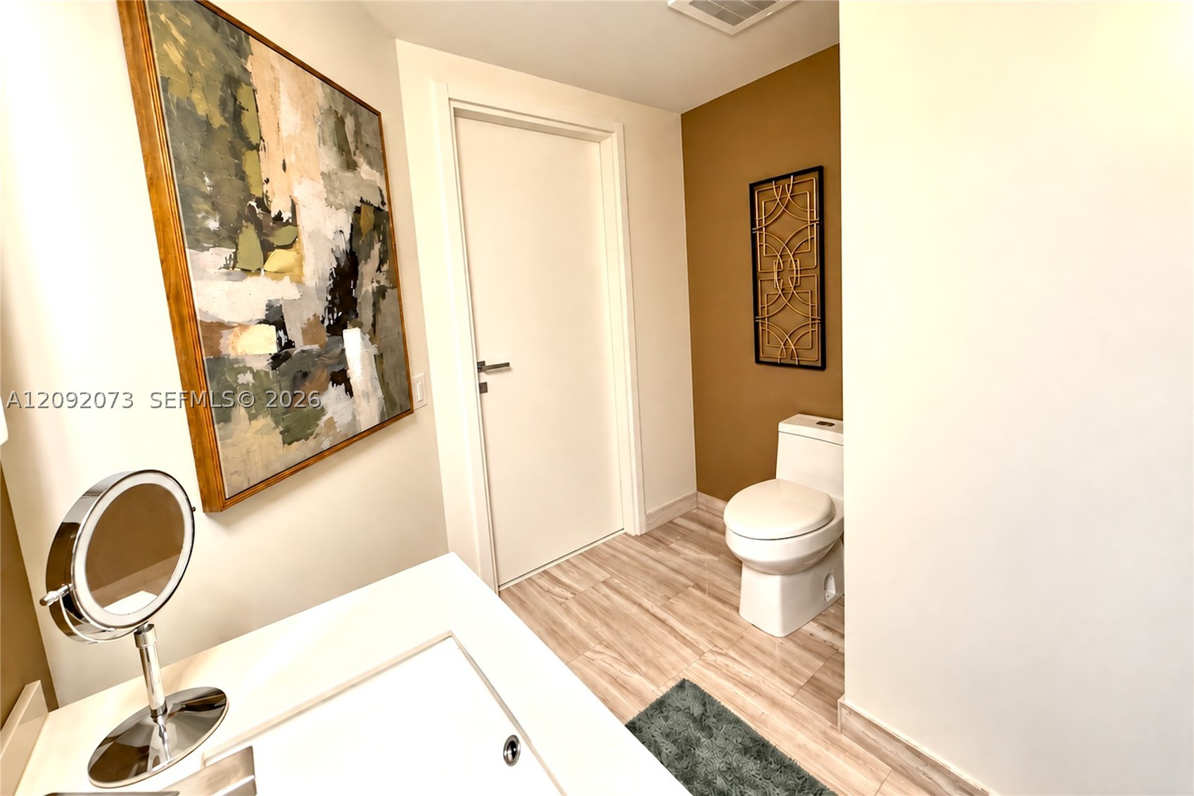 1300 Brickell Bay Dr #801, Miami FL 33131