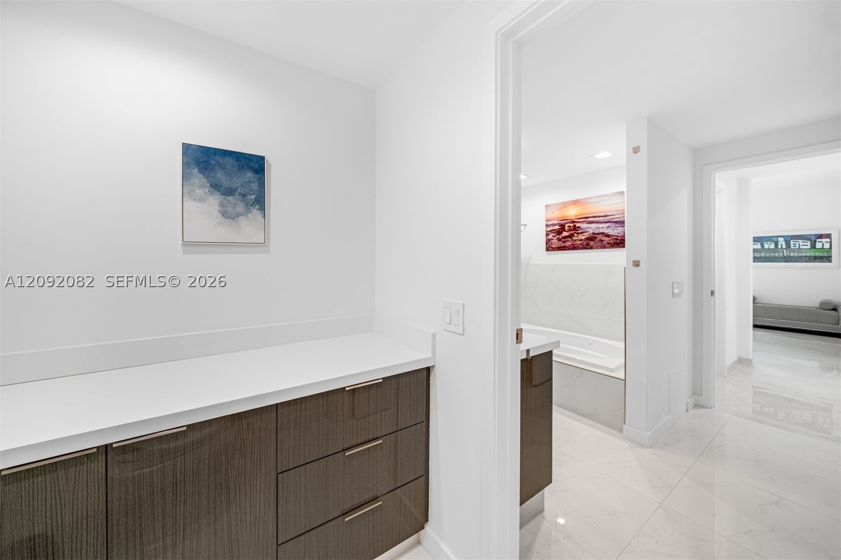 3801 Collins Ave #1505, Miami Beach FL 33140