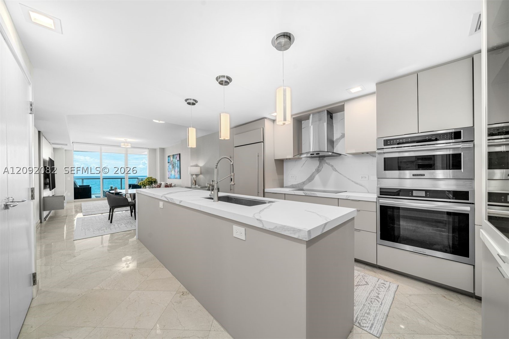 3801 Collins Ave #1505, Miami Beach FL 33140