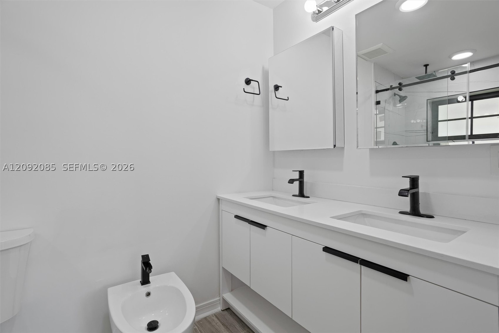 434 Aragon Ave, Coral Gables FL 33134