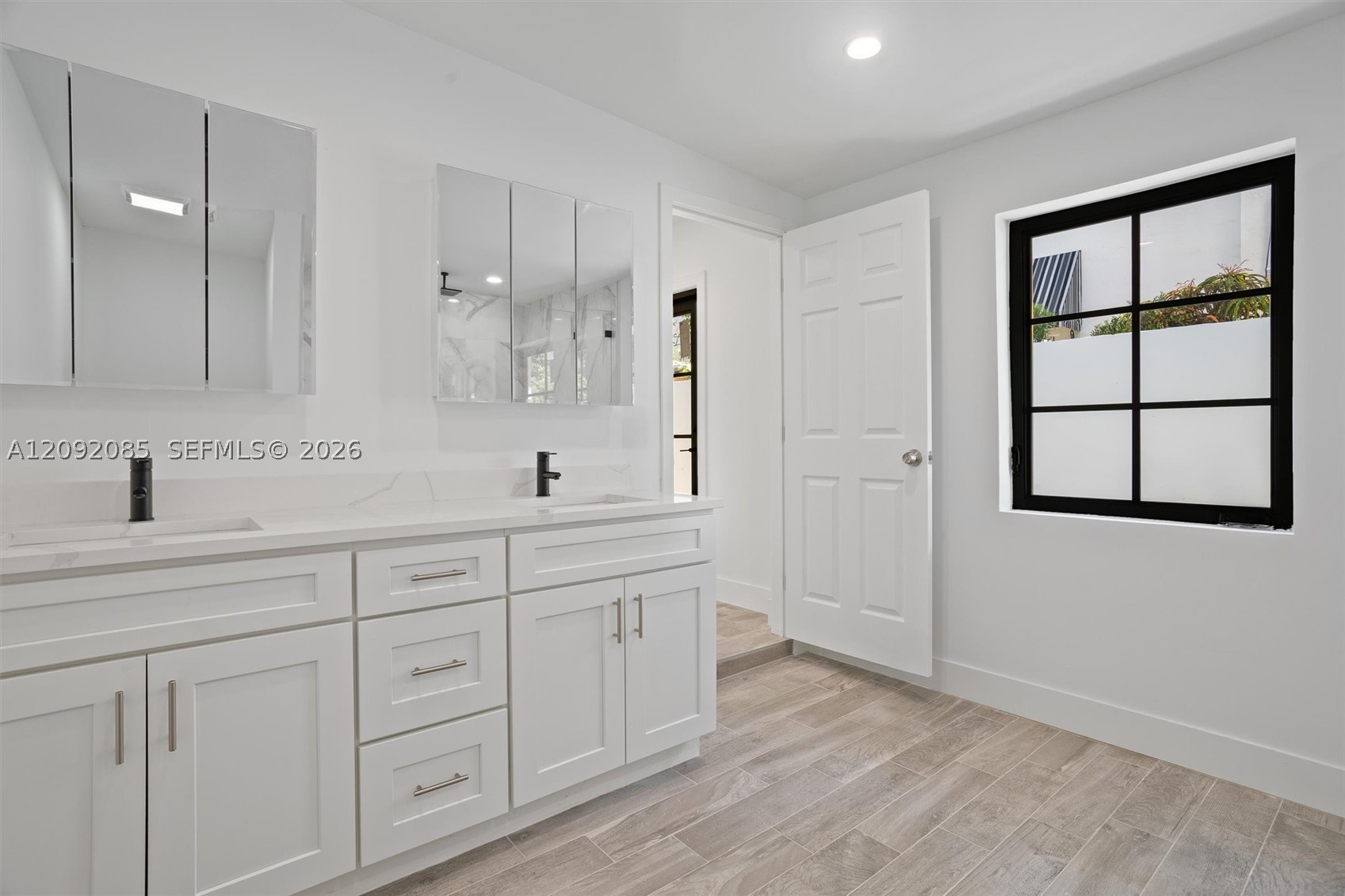 434 Aragon Ave, Coral Gables FL 33134
